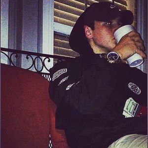 Meet your Posher, Seth